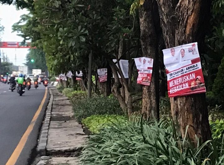 Video Banner Paslon 1 di Pepohonan Viral di Medsos