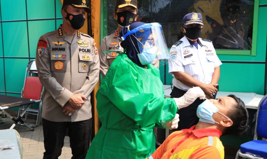 Polisi Pantau SOP Penyekatan dan Larangan Mudik di Jatim