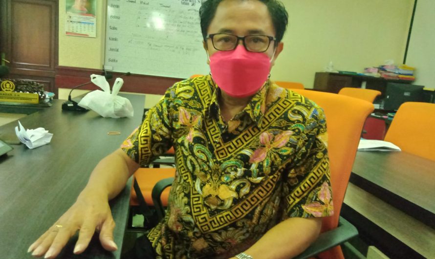 Dewan Geram, Jika Sekolah Masih Wajibkan Siswa Beli Seragam