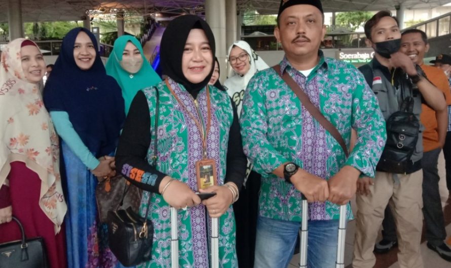 PT Berkah ZamZam Wisata Perdana Berangkatkan 60 Jemaah Haji Furoda ke Tanah Suci