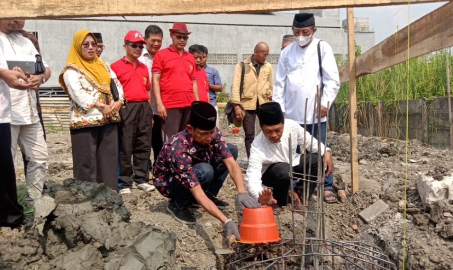 Peletakan Batu Pertama Pembangunan Masjid Al-Mubarok Oleh Ketua DPRD Surabaya