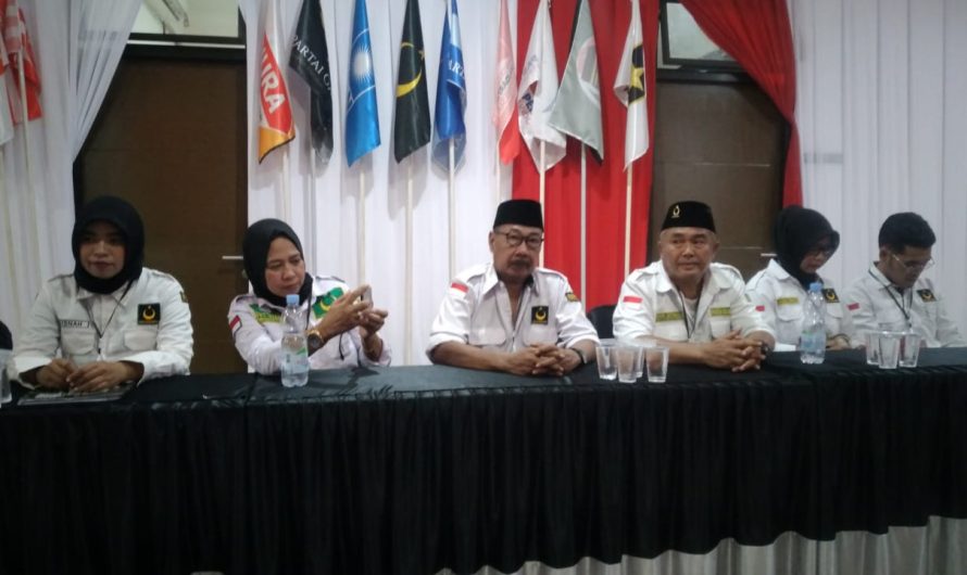 Ratusan Relawan Iringi 50 Bacaleg PBB Daftar di KPU Surabaya