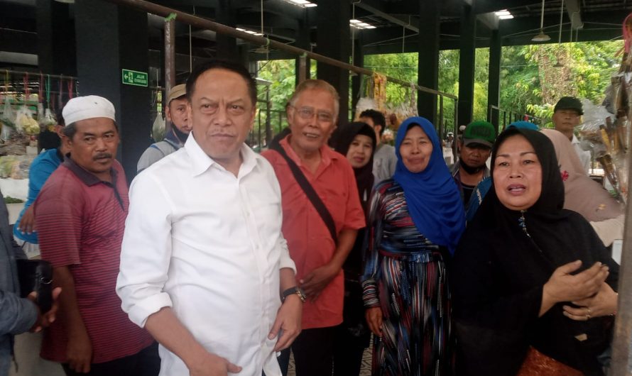 Anas Karno Kunjungi Fresh Market Kutisari, Pedagang Keluhkan Jam Buka Tutup Pasar