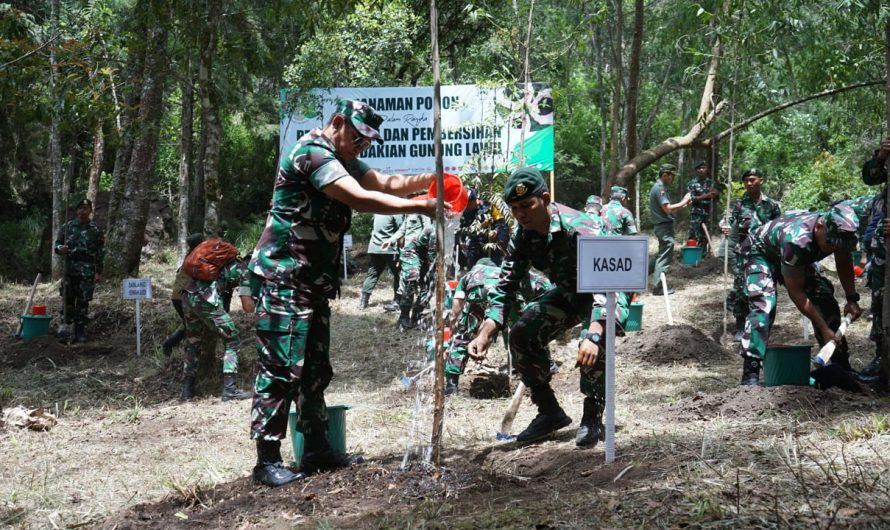 Aksi Penghijauan,Kasdam Brawijaya Dampingi Kunjungan KASAD di Gunung Lawu