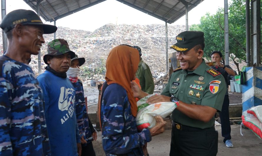 HUT ke-73 Penerangan TNI AD, Hadirkan Senyuman di Antara Tumpukan Sampah TPA Winongo