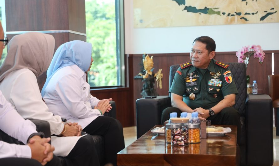 Mayjen TNI Rafael Terima Audiensi BKKBN Provinsi Jatim