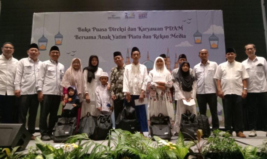 Buka Puasa Bersama, PDAM Surabaya Santuni Ratusan Anak Yatim Piatu