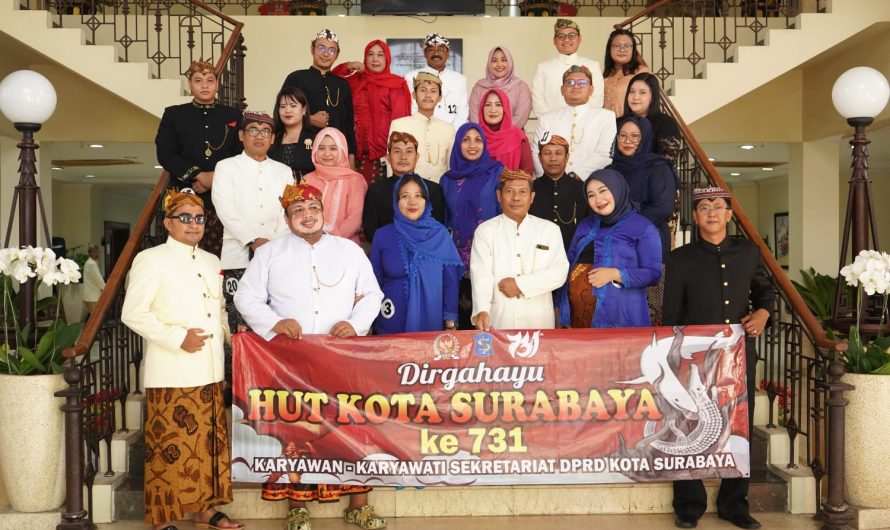 Peringati HUT Surabaya ke-731, Setwan Gelar Peragaan Busana Jawa di Zebra Cross