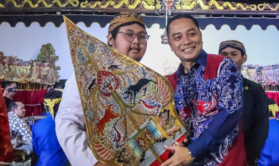 Sambut Hari Jadi Kota Surabaya ke-731, Pemkot Gelar Ruwat dan Pagelaran Wayang di Tugu Pahlawan