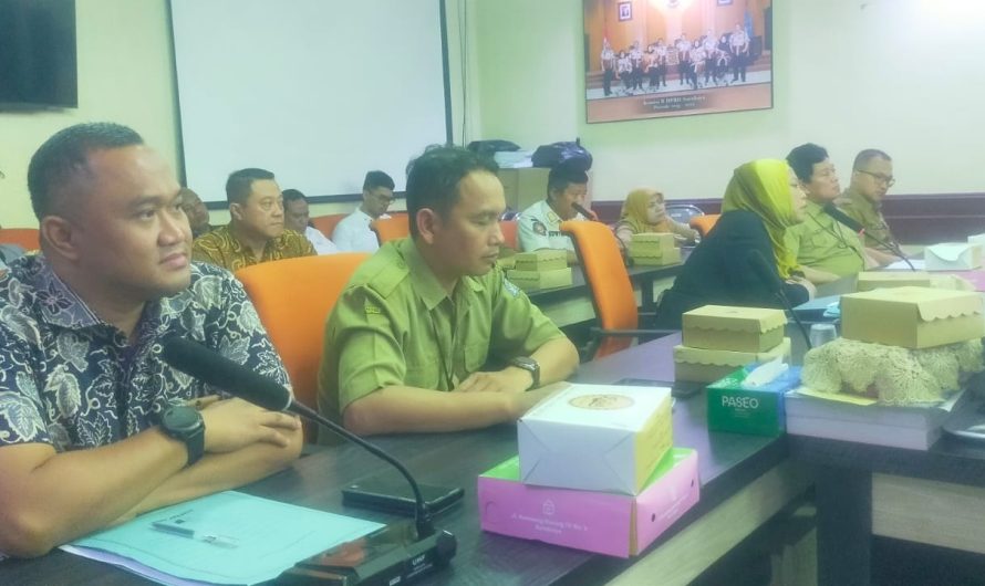 Pedagang Meluber di Atas Trotoar Keputran Disoal,Komisi B Panggil PD Pasar Surya