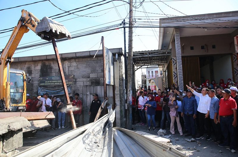 Akhirnya Pemkot Surabaya Bongkar Tembok Tambak Wedi Baru Bisa Dilewati Pengguna Jalan