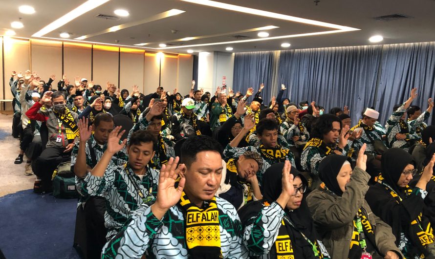 Gerakan Umroh Akbar 2024, Travel Naffar Tour Berangkatkan 361 Jemaah Umroh ke Tanah Suci Mekah