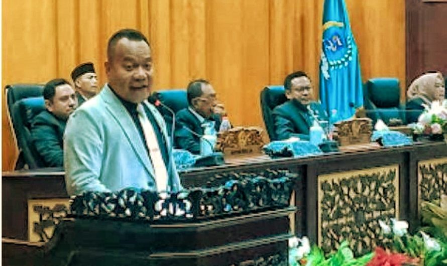 DPRD Kota Surabaya Sampaikan Tiga Raperda Inisiatif Dalam Rapat Paripurna