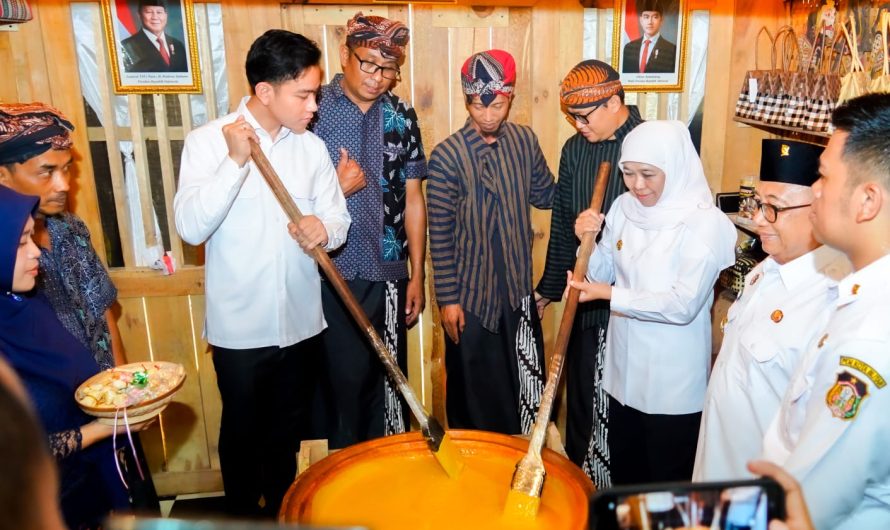 Gubernur Khofifah Dampingi Wapres Gibran Apresiasi Bazar Blitar Djadoel