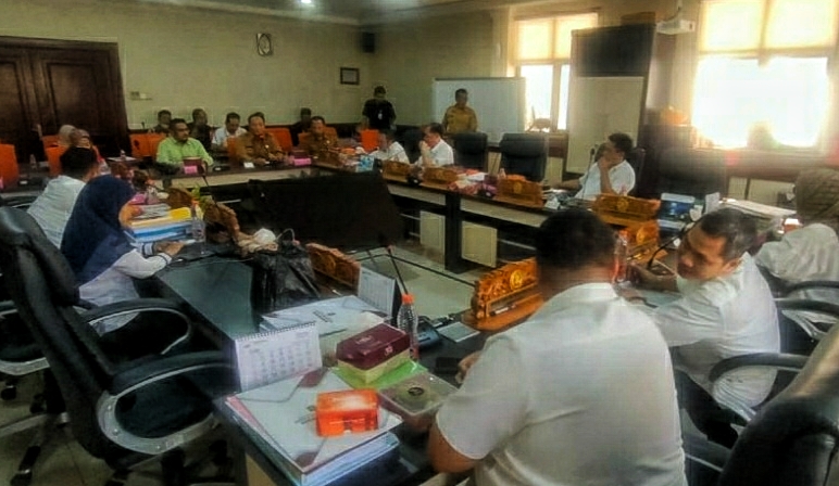 Komisi D Kawal Penyerahan Santunan BPJS Ketenagakerjaan ke Ahli Waris Warga Surabaya