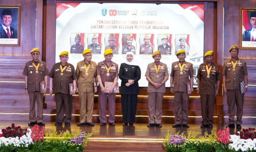 Gubernur Jatim Khofifah Ajak Masyarakat Berikan Pengabdian Terbaik Sambut HUT ke-80 RI