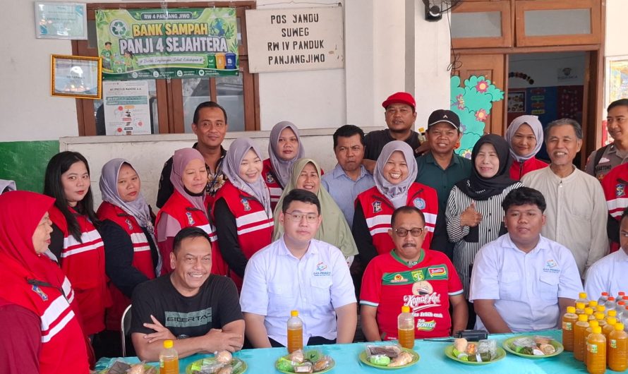 Susuri Kampung Padat Penduduk Cak Ji dan Gen Z Bagi Sembako ke Warga Miskin