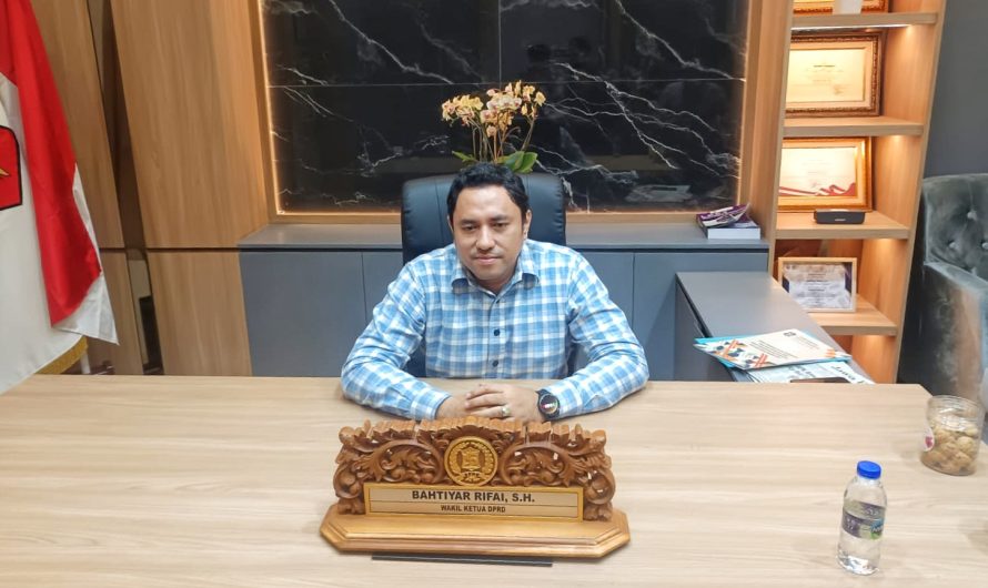 Bahtiyar Rifai Telah Terima SK Ketua DPRD Surabaya dari Gubernur Jatim