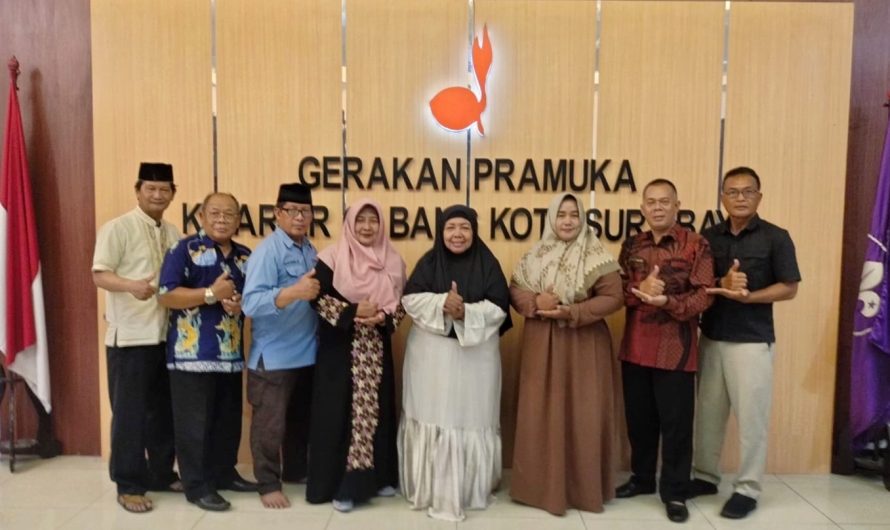 Sentuh Sisi Emosional Warga, Kwarcab Pramuka Surabaya Siap Pecahkan Rekor MURI Basuh Kaki Orang Tua Massal