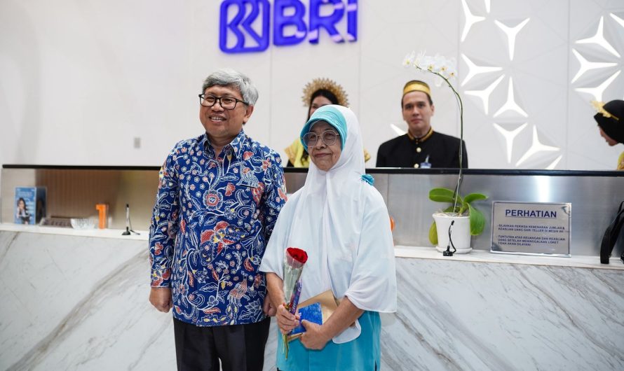 Di Hari Pelanggan Nasional,BRI Region 12 Surabaya Turun Langsung Beri Kado Istimewa Nasabah